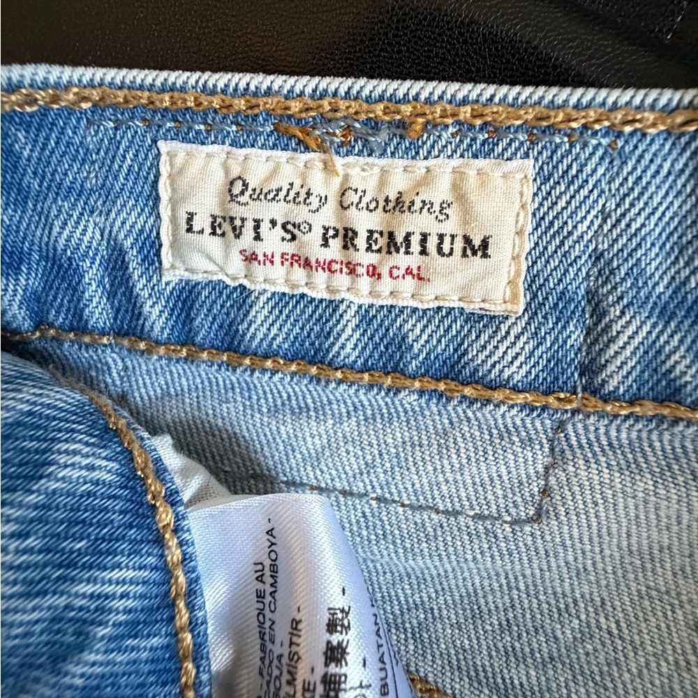 Levi's Sky Blue High Rise Women's Jeans - Picture 3 of 4